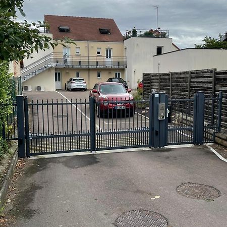 Studio Calme Et Cosy Saint-Julien-les-Villas المظهر الخارجي الصورة
